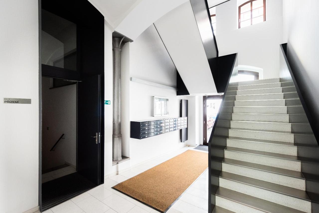 Apartment With Balcony And Parking Near The Prague Museum エクステリア 写真