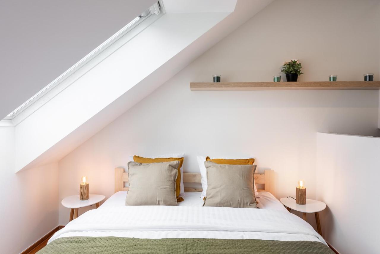 Apartment With Balcony And Parking Near The Prague Museum エクステリア 写真