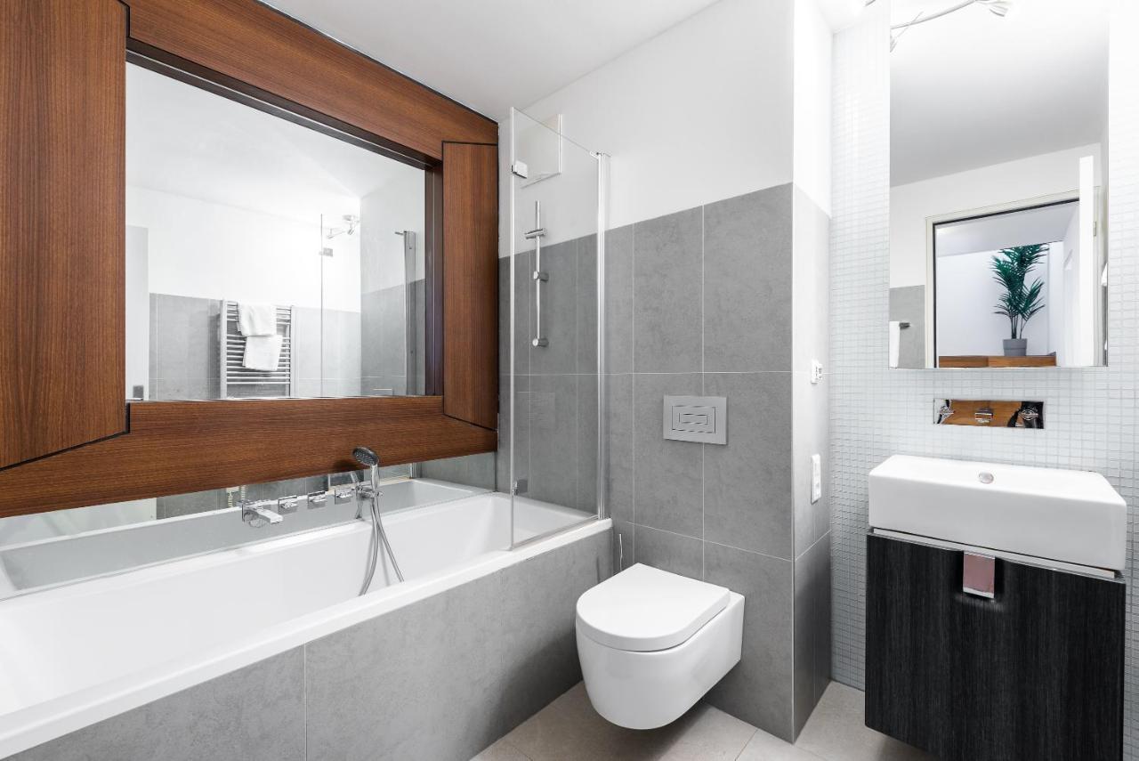 Apartment With Balcony And Parking Near The Prague Museum エクステリア 写真