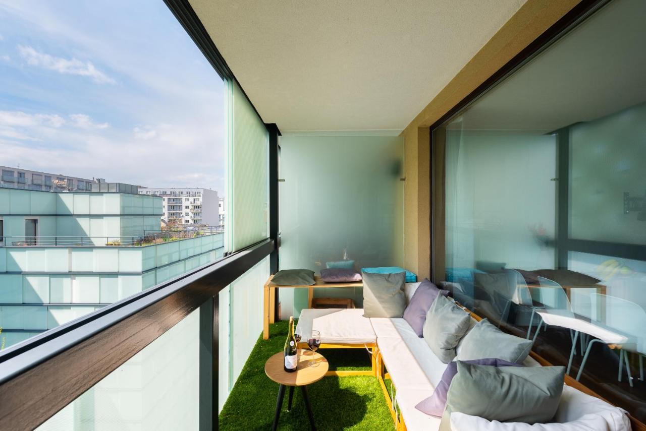 Apartment With Balcony And Parking Near The Prague Museum エクステリア 写真