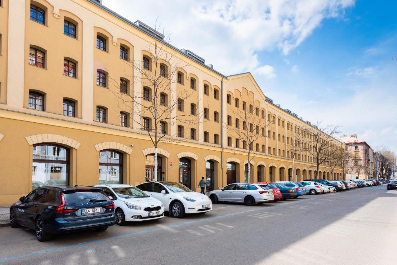 Apartment With Balcony And Parking Near The Prague Museum エクステリア 写真