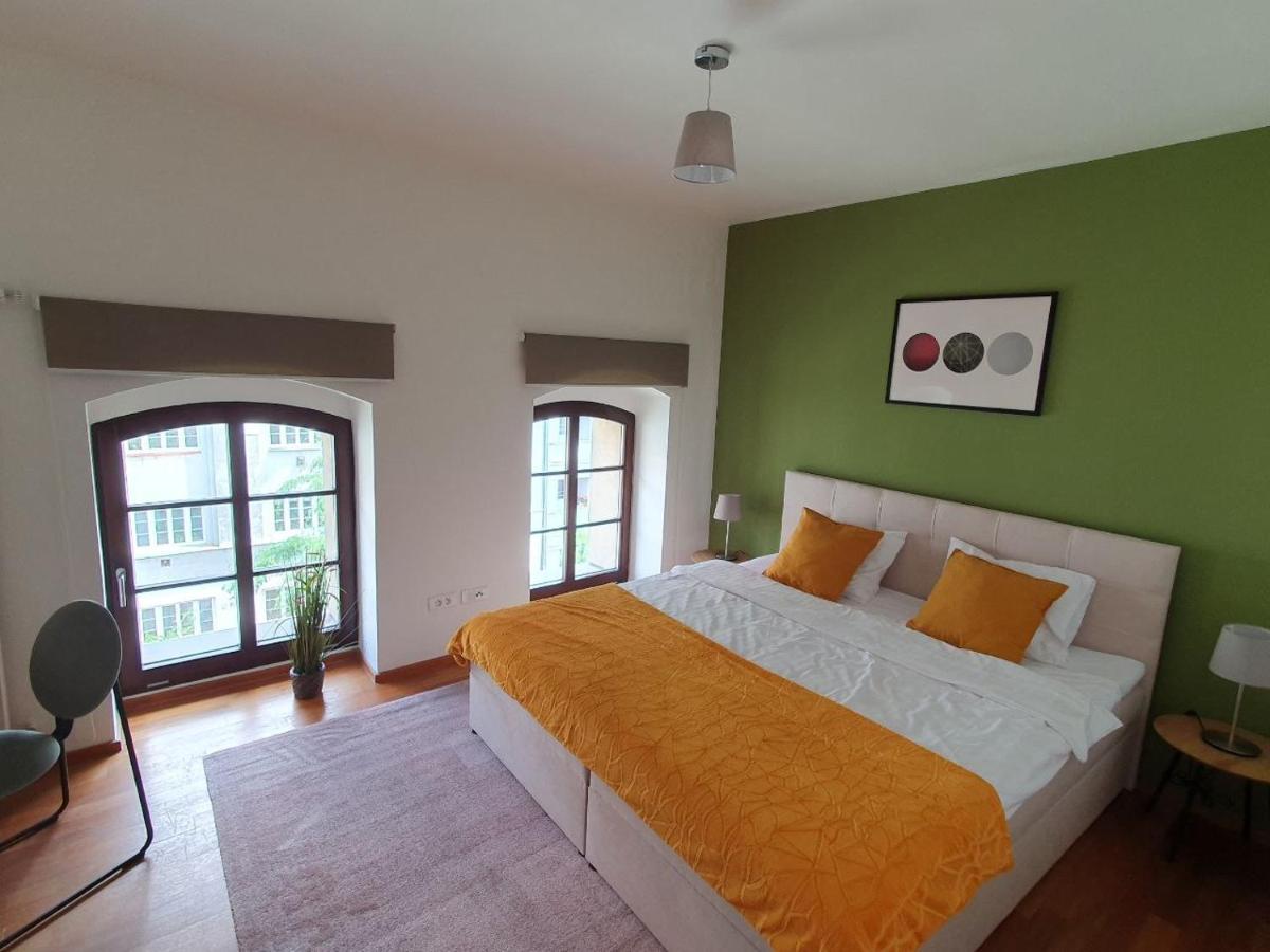 Apartment With Balcony And Parking Near The Prague Museum エクステリア 写真